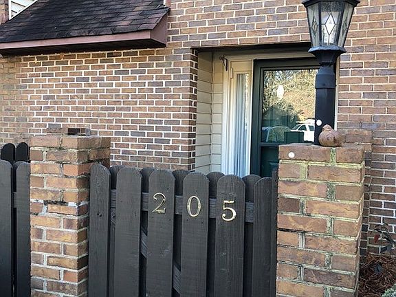 2nd image of 205 Abbey Ln