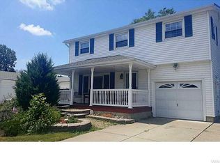 34 Royal Coach Rd, West Seneca, NY 14224
