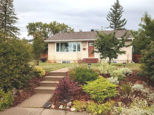 41 S Northmount Cres NW, Calgary, AB T2K 2V8