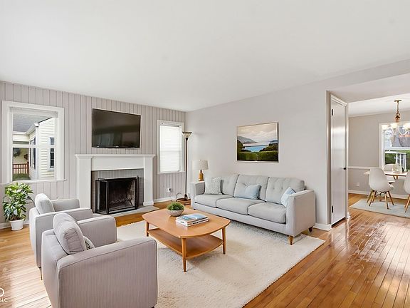 4th image of 2512 E 58th St
