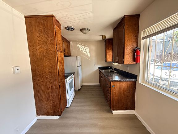 5th image of 2606 9th Ave #4