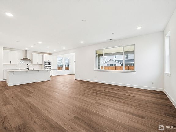 5th image of 13902 178TH Street Ct E #161
