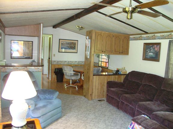 4th image of 9377 Circle Dr