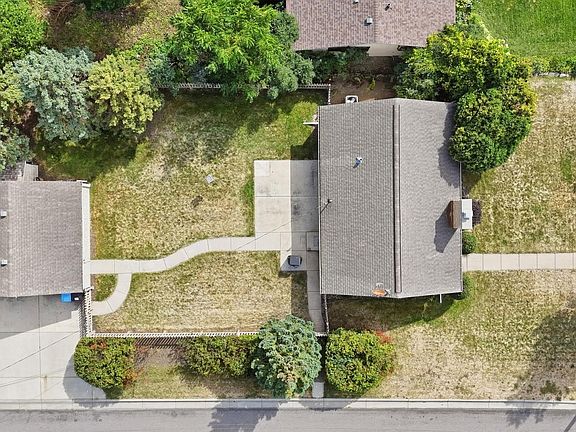 3rd image of 601 6th Ave S