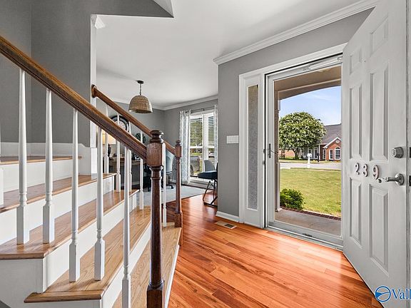 5th image of 239 Prairie Dr