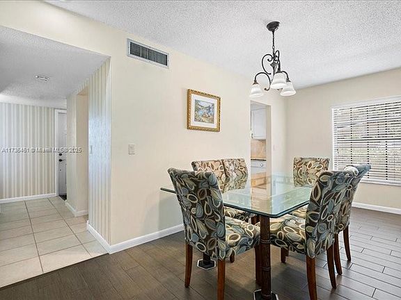 4th image of 18380 SE Wood Haven Ln APT A