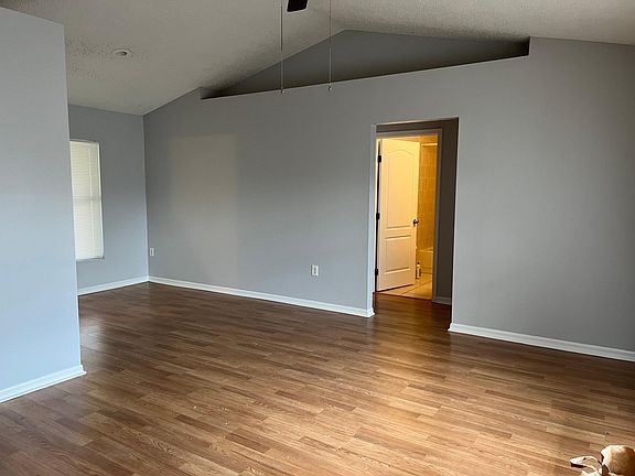4th image of 1021 Peachwood Dr