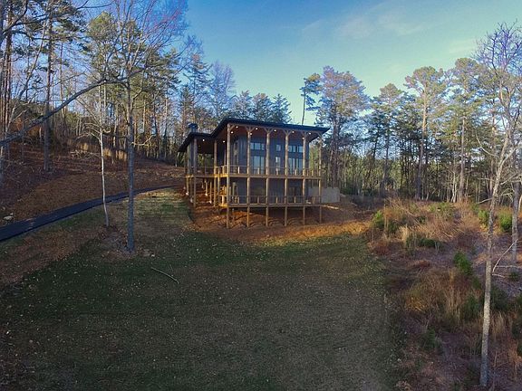 3rd image of 386 Mountain Laurel Rdg