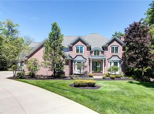 9945 Campton Ridge Dr, Chardon, OH 44024