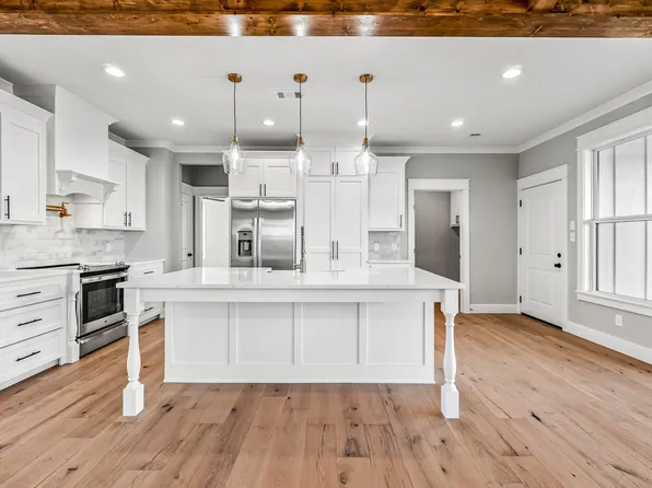 (undisclosed Address), Russellville, AR 72802