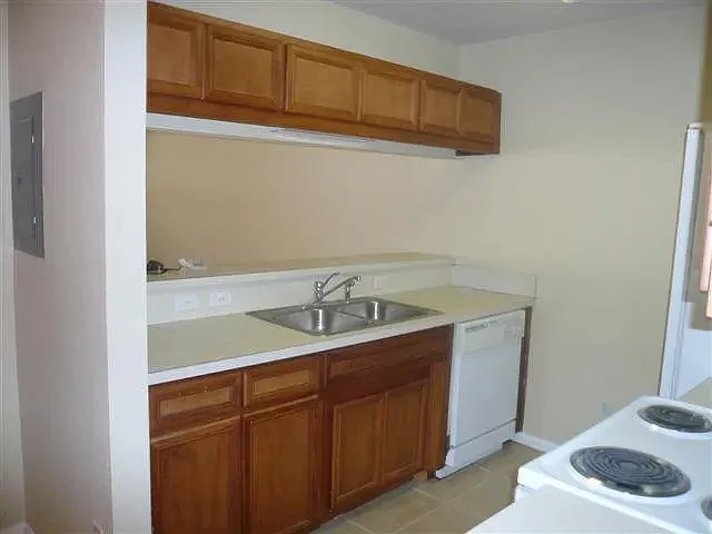 2525 Hartsfield Rd #27 — Photo 10