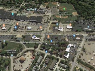 109 Ballpark Dr, Ballwin, MO 63011