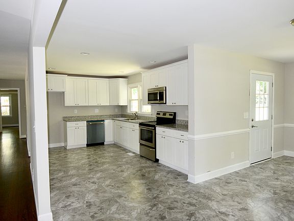 4th image of 335 Pine St