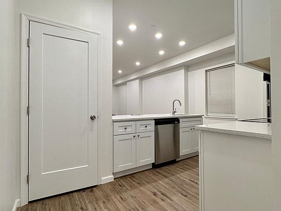 4th image of 4224 Brown St Floor 1
