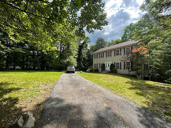 2nd image of 210 Horsenden Rd