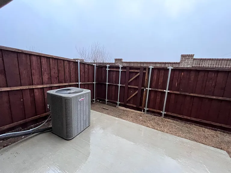 2789 Majesty Dr — Photo 16