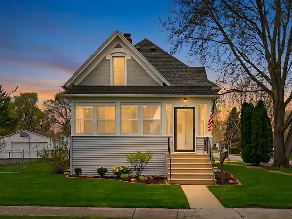 1207 Union Ave, Belvidere, IL 61008