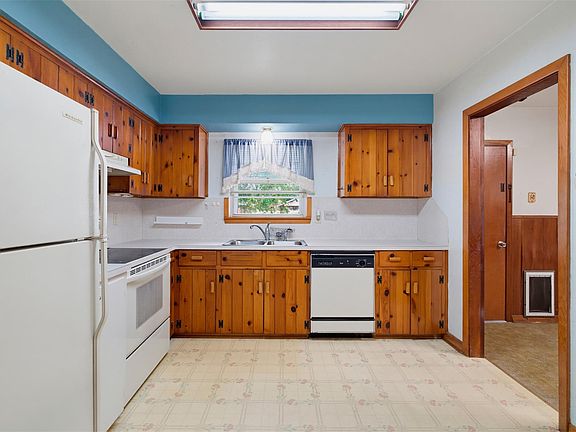 5th image of 715 Rockdale Rd