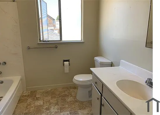4060 Lyon Ave — Photo 6