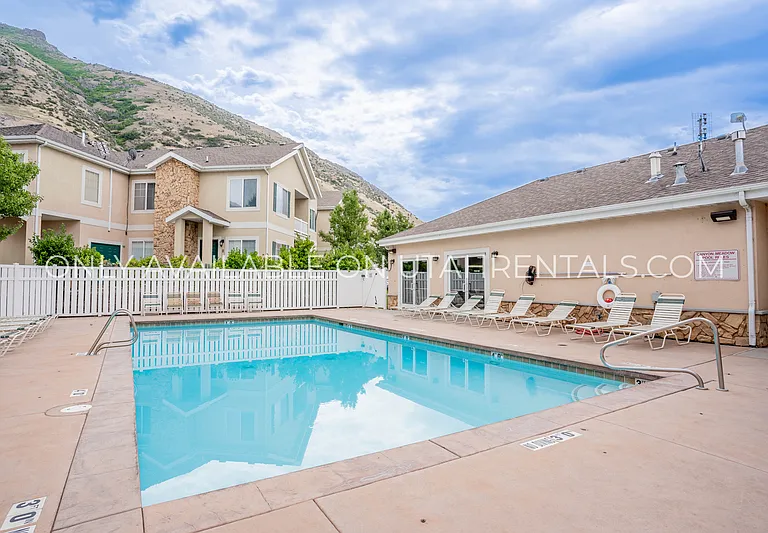 1068 Canyon Meadow Dr #2 — Photo 4
