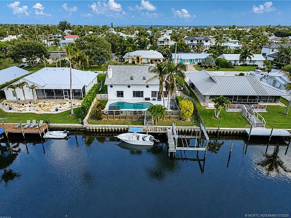 2nd image of 1614 SW Seagull Way