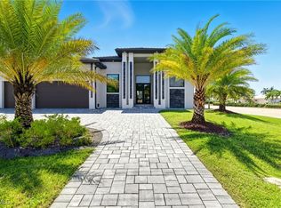 802 El Dorado Pkwy E, Cape Coral, FL 33904