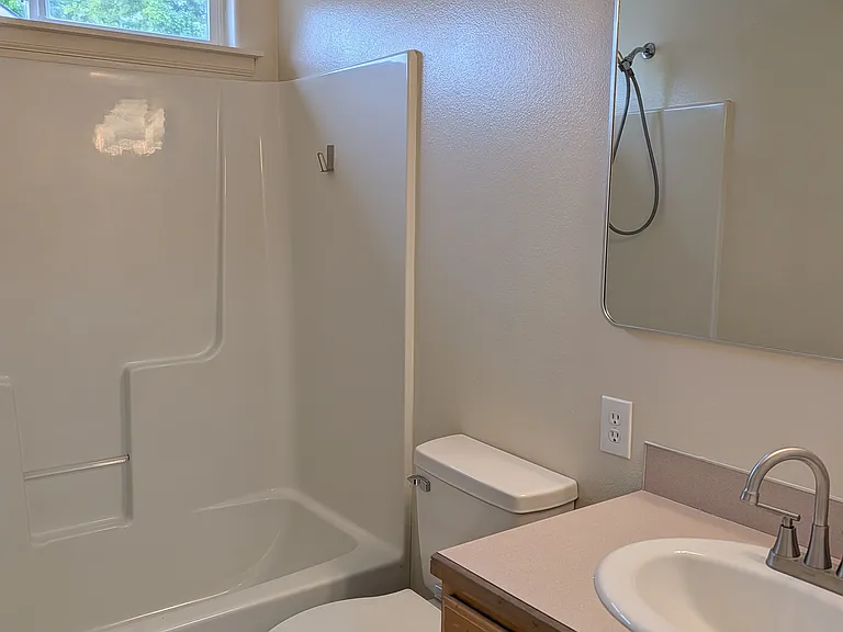 2723 Manchester Dr — Photo 13