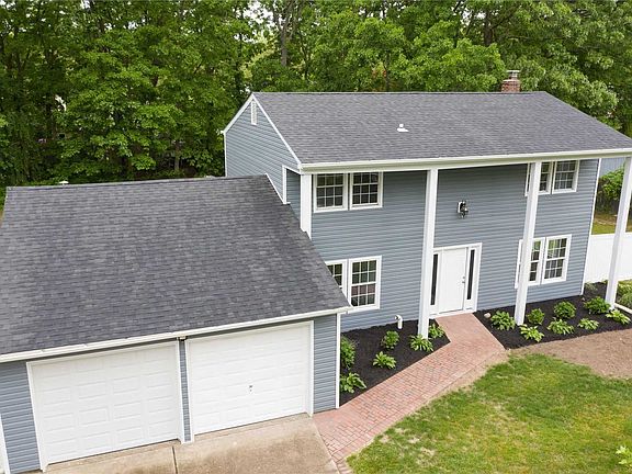 2nd image of 32 Crater Lake Dr