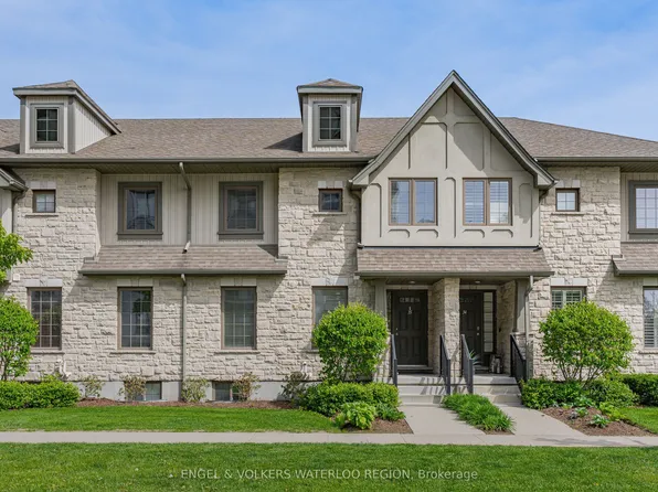 635 Saginaw Pkwy #35, Cambridge, ON N1T 0C1