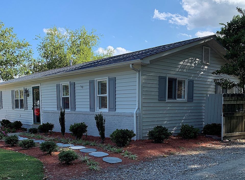 1st image of 2841 N Shore Dr