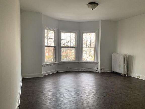 3rd image of 223 Briggs St