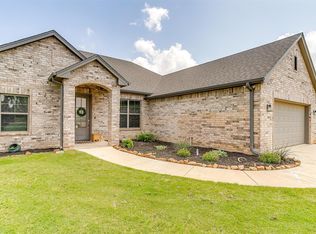 100 Stonegate Ave, Weatherford, TX 76087