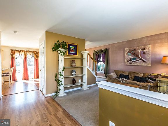 3rd image of 235 Thornridge Dr