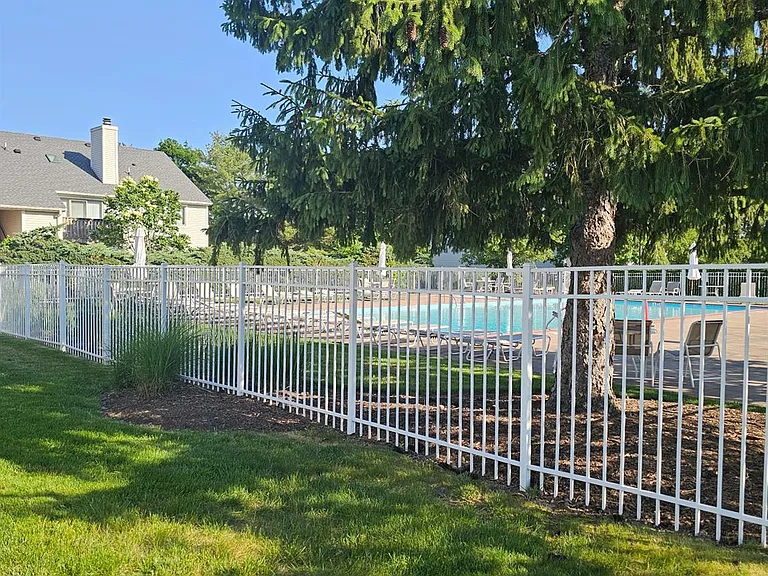 2307 Aspen Dr — Photo 20