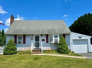 18 Plymouth Rd, Massapequa, NY 11758