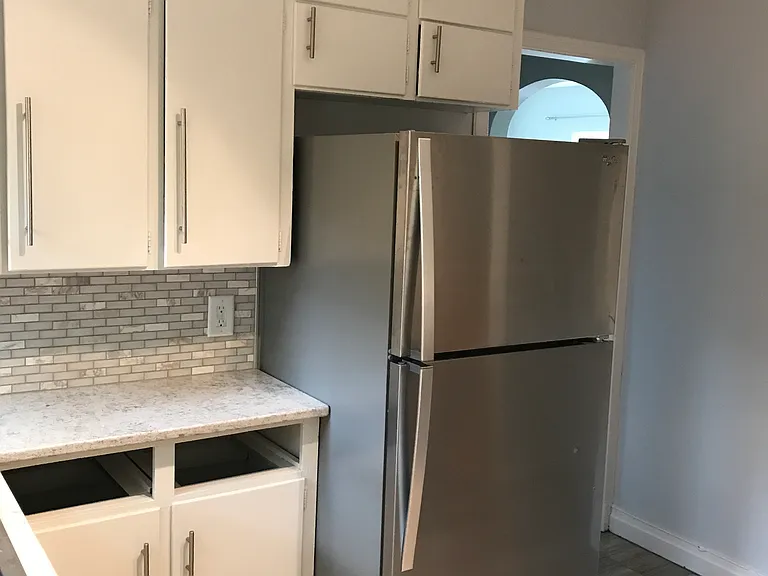 1503 Grace Ave — Photo 10