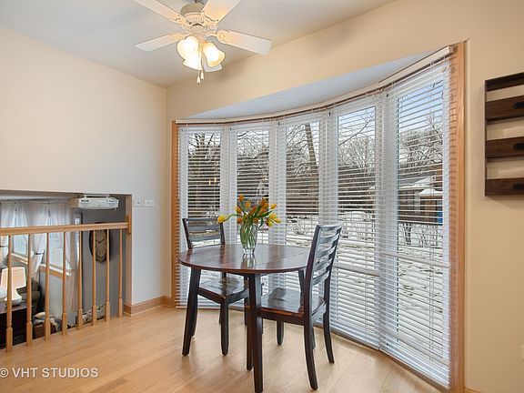 5th image of 3019 N Windsor Dr