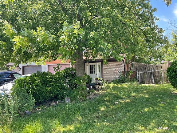 2nd image of 209 Coral Ct