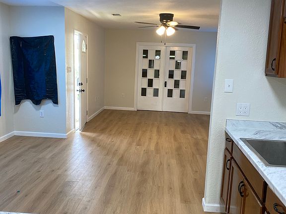 5th image of 1127 Harris Way
