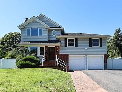 15 Hedgerow Lane, Commack, NY, 11725