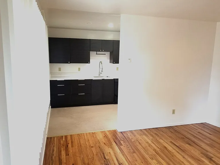 1625 Woolsey St #6 — Photo 4