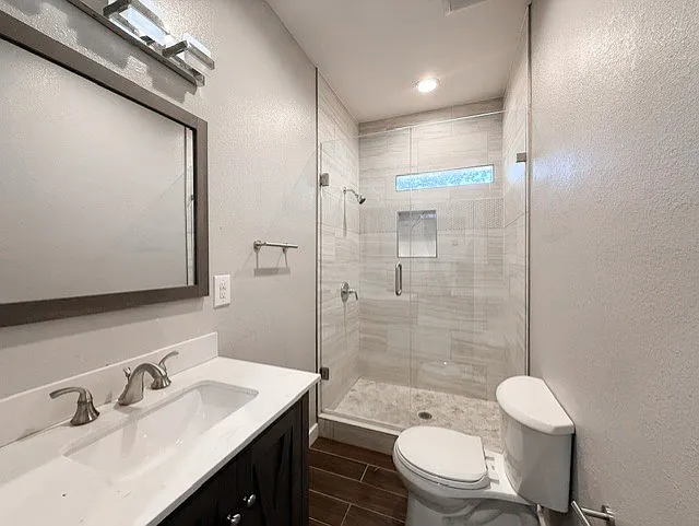 315 W Market St — Photo 16