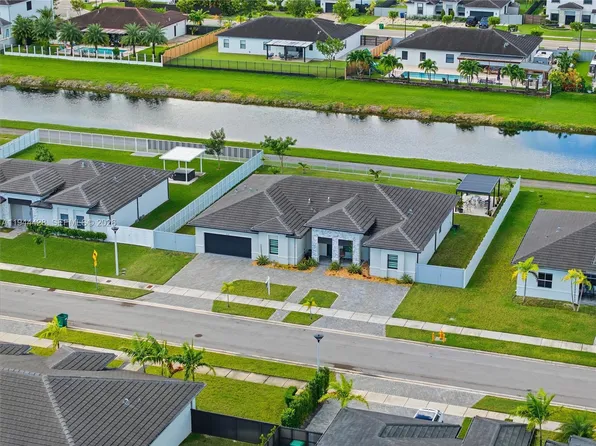 19080 SW 133rd Ct, Miami, FL 33177