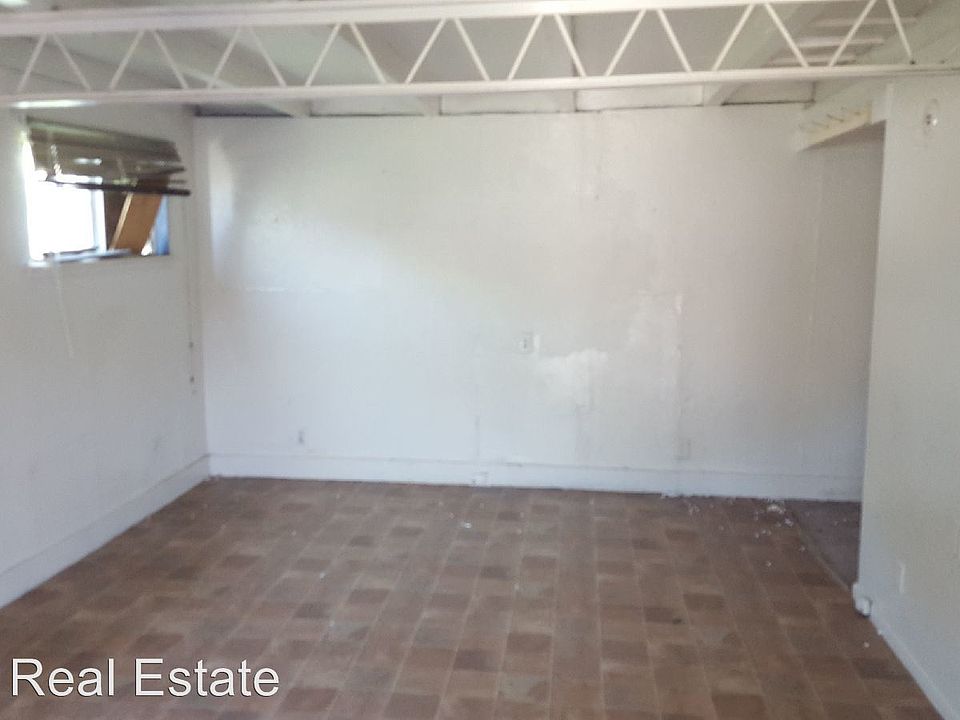 2nd image of 1523 Lazy Ln #12