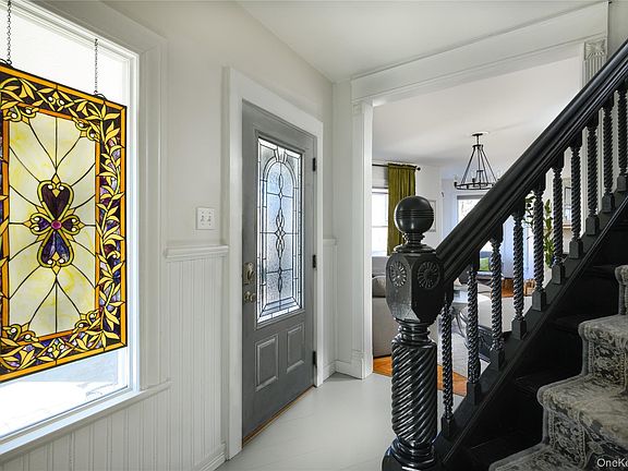4th image of 44 Merrit Avenue