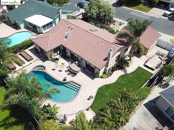 4th image of 4280 Thornhill Way