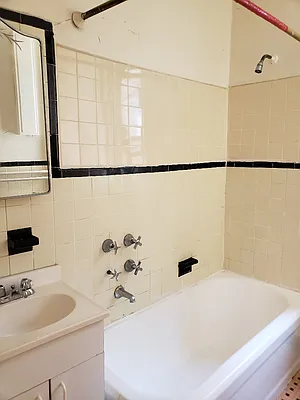 Rented by Smart NY Realty LLC | media 6