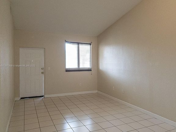 3rd image of 2755 SE 16th Ave Unit 201