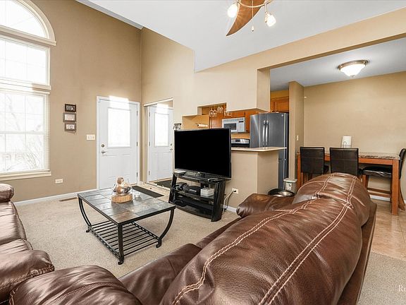 5th image of 621 Nantucket Way #621