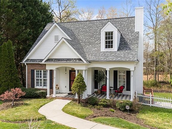 2nd image of 2057 Cynthia Dr